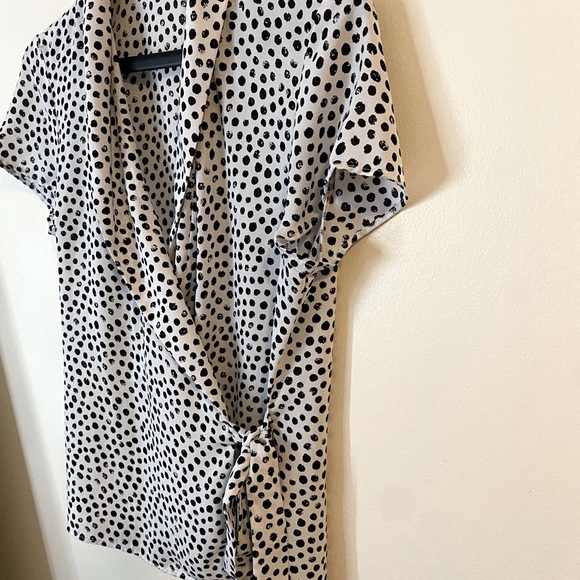 Adrianna Papell Polka Dot Wrap Top size medium - Picture 7 of 8